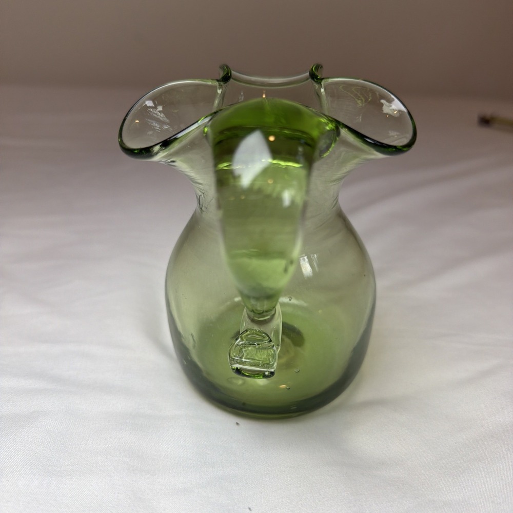 Green Glass Pitcher Ruffled Rim Applied Handle Vintage - Picture 3 of 6